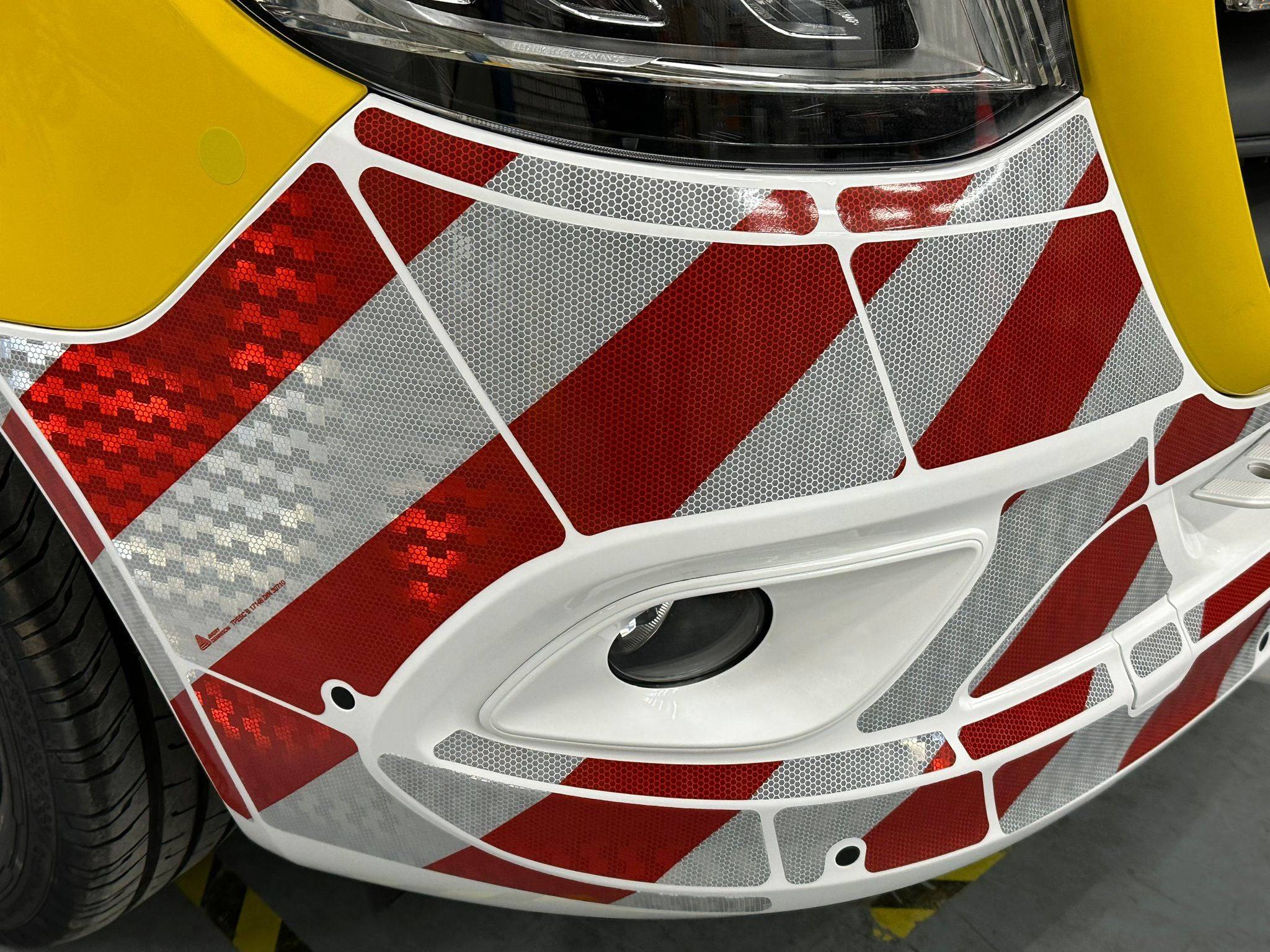 Reflektierende Folie V-8000 Chevron Rot/Weiß Linksweisend - Dinoflex