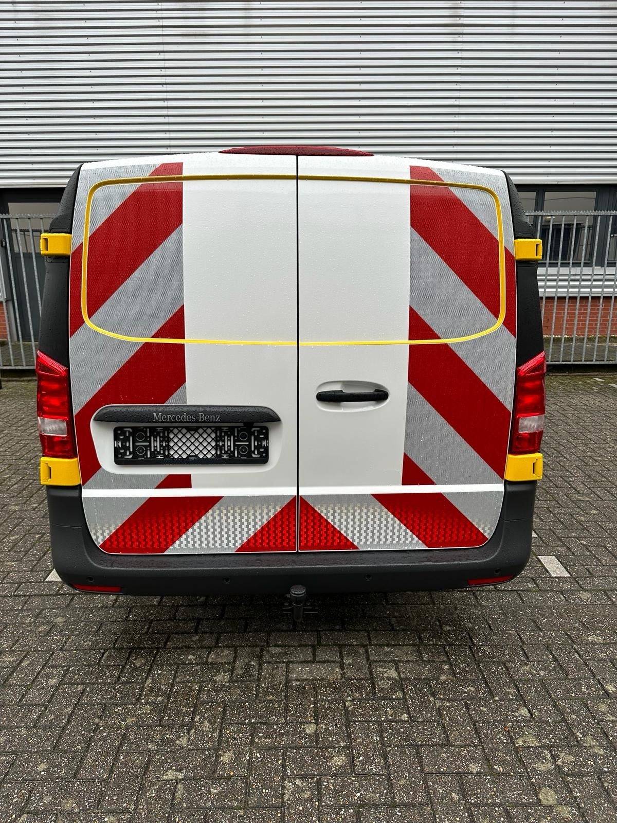 Kfz-Warnmarkierung Anwendungspaket links + rechts 282 mm x 9 meter gemäß DIN 30710 - Dinoflex