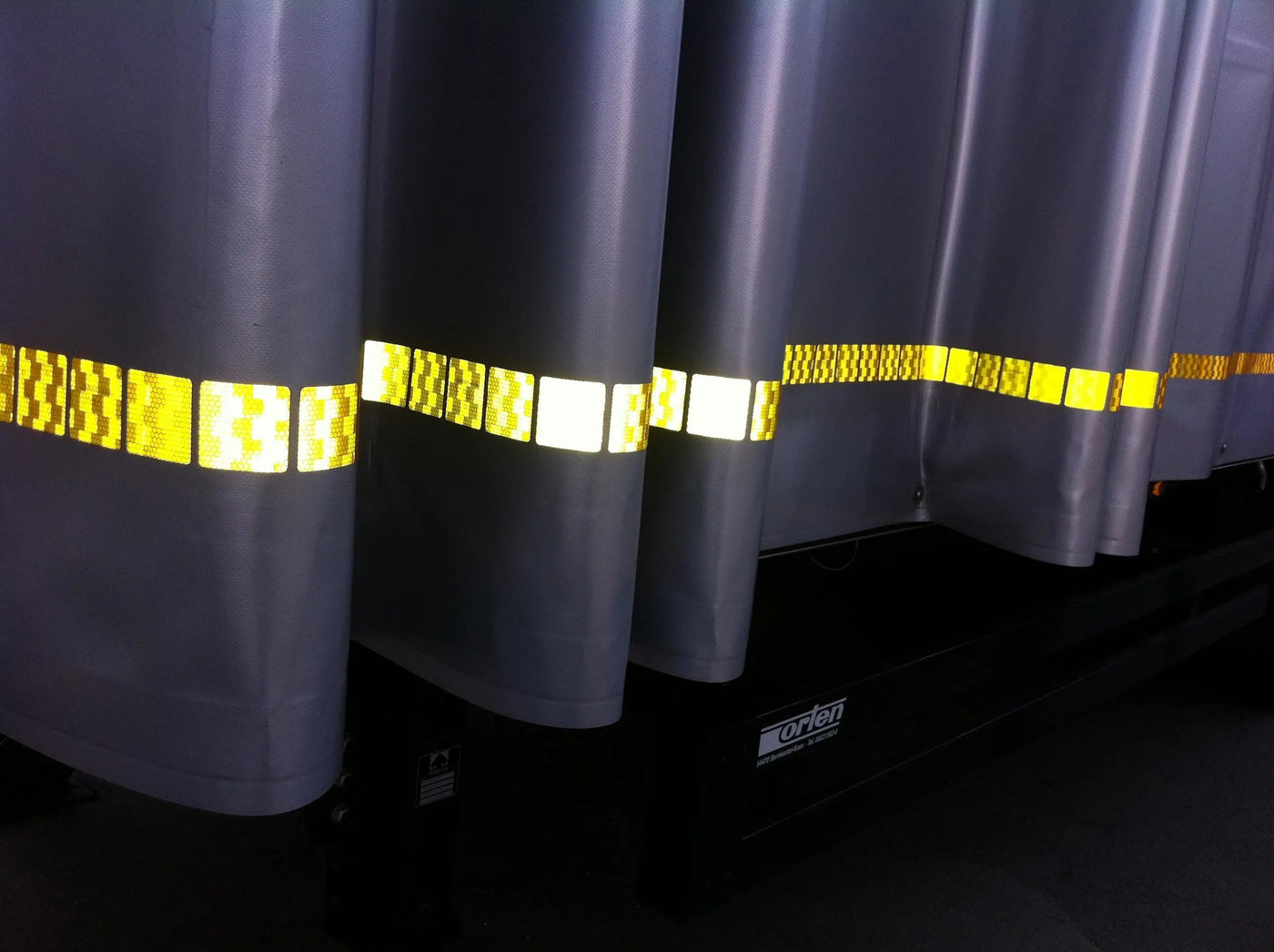 Avery Dennison Konturmarkierung Gelb für Plane pro Meter - Reflexmarkierung