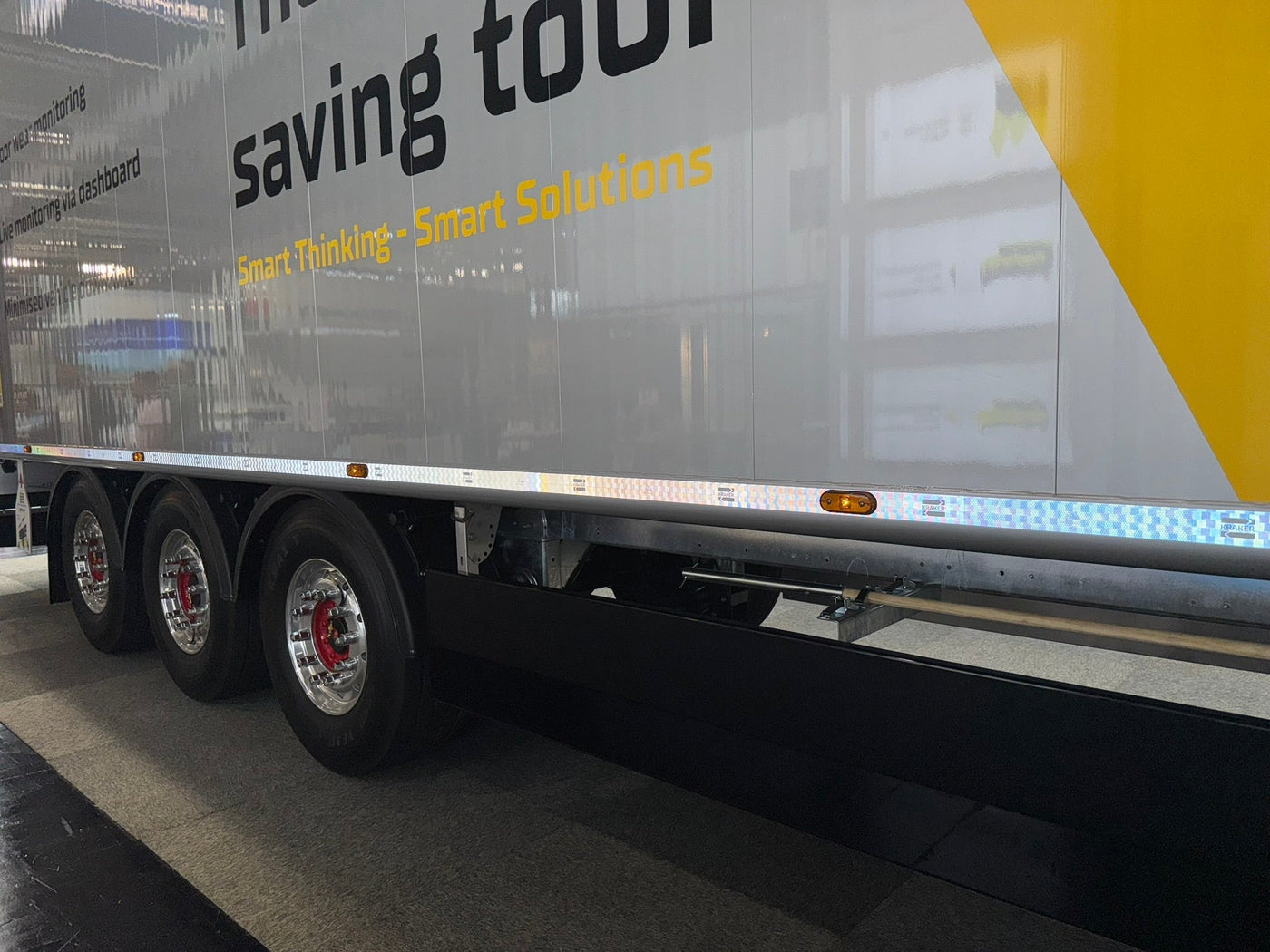 Avery Dennison Konturmarkierung Festaufbau - Reflexmarkierung