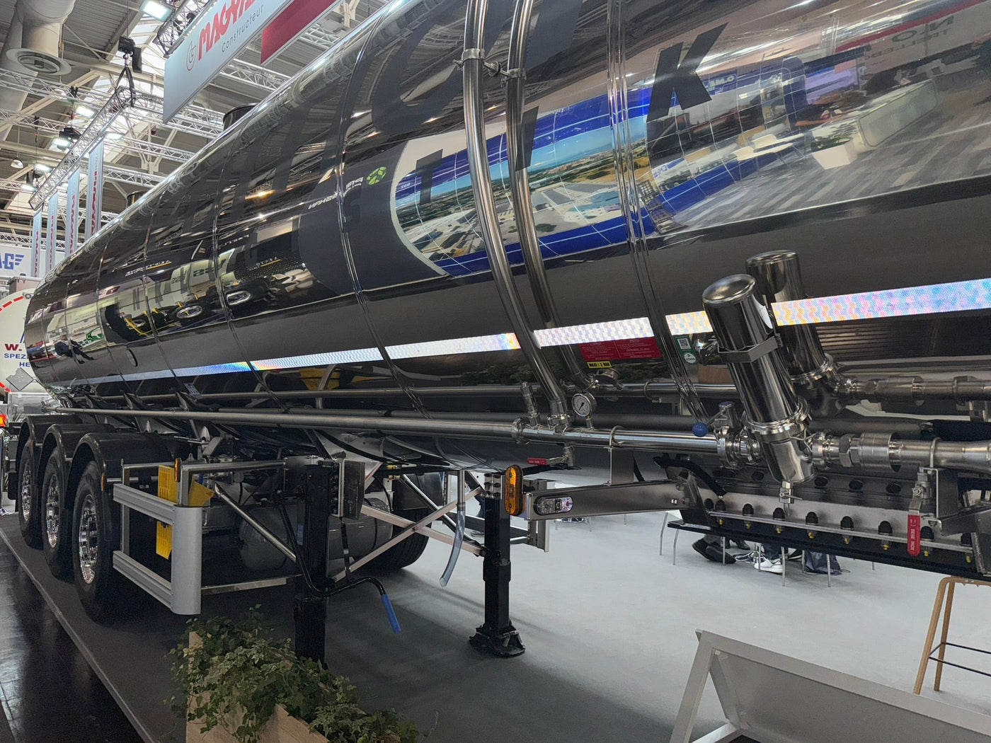 Avery Dennison Konturmarkierung Festaufbau - Reflexmarkierung